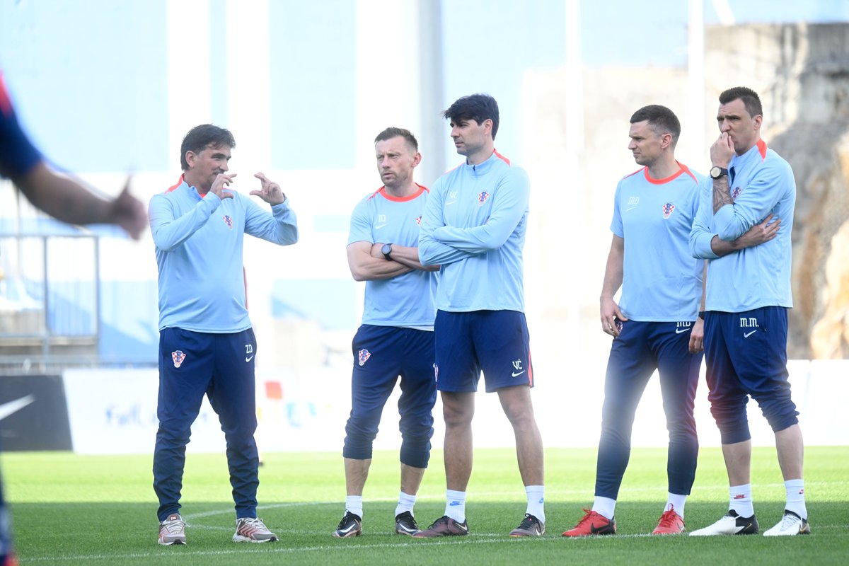 HNS (@hns_cff) on Twitter photo Uz prisustvo izbornika Vatrenih <a href="/DalicZlatko/">Zlatko Dalić</a> i predstavnika Hrvatskog nogometnog saveza, koje su predvodili predsjednikovi savjetnici Zorislav Srebrić i Stjepan Merkaš, članovi stručnog stožera hrvatske nogometne reprezentacije Dražen Ladić i Luka Milanović te team managerica Iva Uz prisustvo izbornika Vatrenih <a href="/DalicZlatko/">Zlatko Dalić</a> i predstavnika Hrvatskog nogometnog saveza, koje su predvodili predsjednikovi savjetnici Zorislav Srebrić i Stjepan Merkaš, članovi stručnog stožera hrvatske nogometne reprezentacije Dražen Ladić i Luka Milanović te team managerica Iva