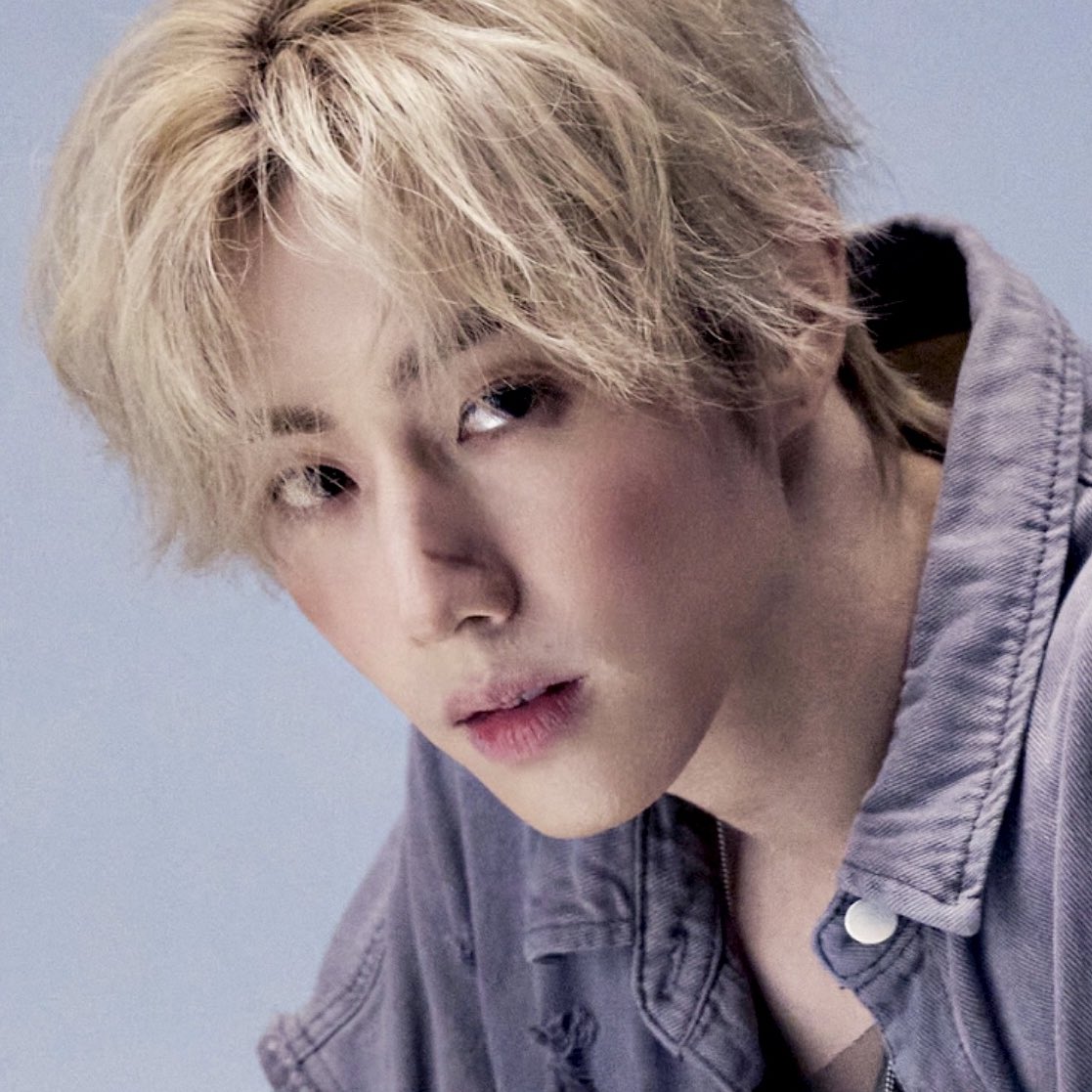 แล้วคือห่างกัน7ปีอะรูปนี้ มาร์คต้วนยังหน้าเหมือนเดิมเพิ่มเติมคือความหล่อ แวมไพร์อินเรียลไลฟ์เว่อร์ 🥹