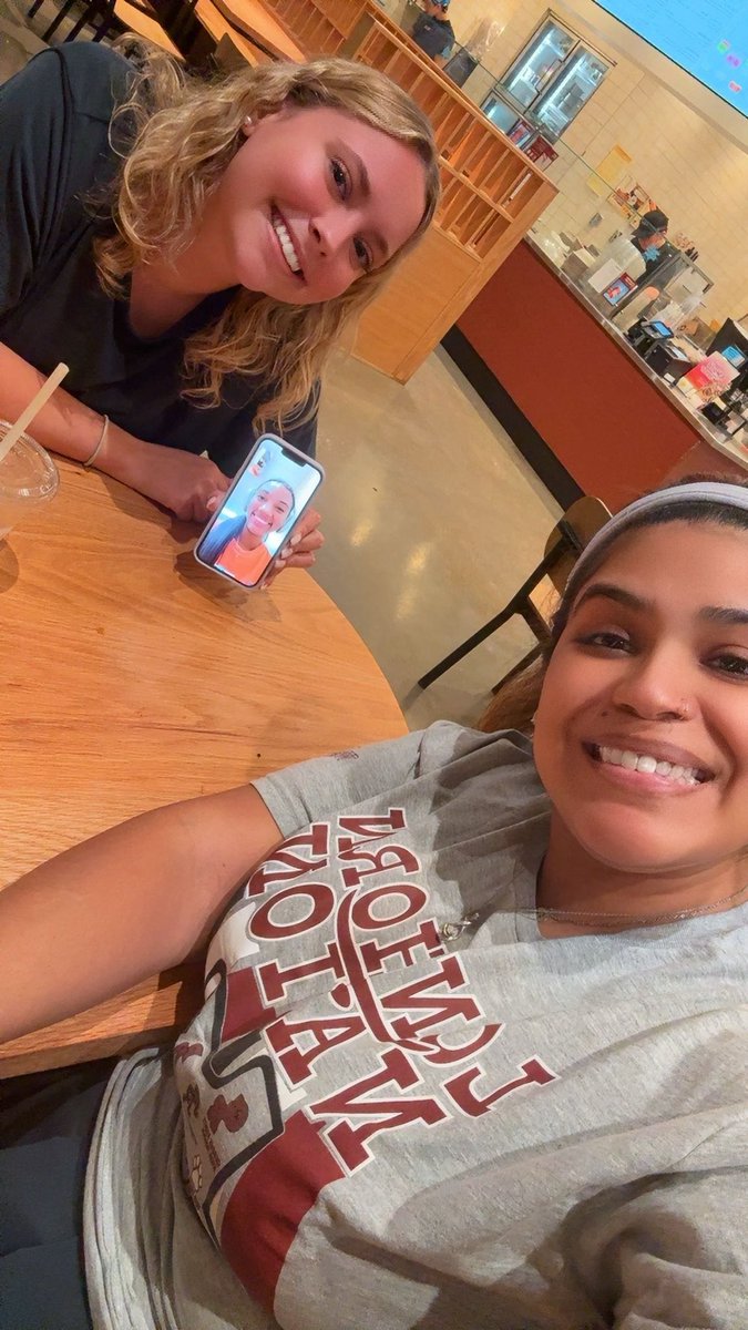 Ms. Flores tweet media