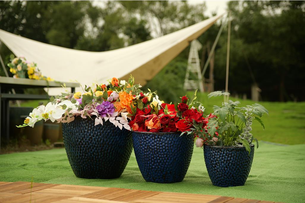 Ceramic_mdj's tweet image. Same design, different sizes — made to bloom together.
Whether for a garden, patio, or entryway, this trio brings harmony and charm to any space.
Let flowers thrive, beautifully
#HomewareEssentials #GardenCenterFinds #HandmadeHomeDecor #PotteryStudioLife #mdj