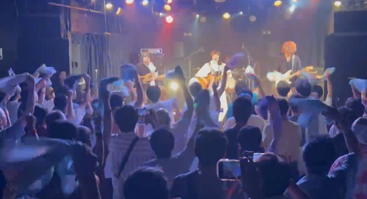 hug_rock's tweet photo. 8/7(木)#ハグロック 無事に終了しました！各会場スタッフの皆様！アーティストの皆様！御来場頂いたたくさんのお客様！ありがとうございました！次回は9/28(日)開催『三心 presents 小田原ジェイハグロック』！絶対来て下さい！https://t.co/A57HfLJo7C #ハグロック #ジェイハグ https://t.co/ZCsyRSTtMQ