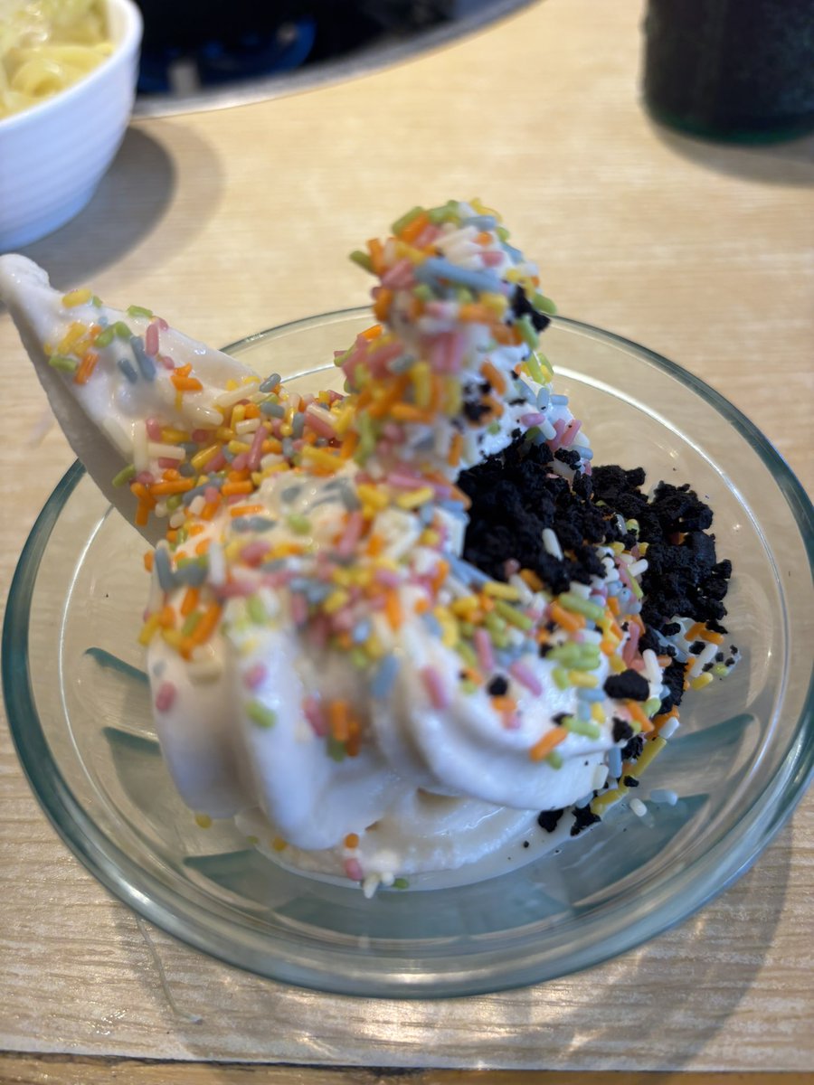 しゃぶ🌿のつもりだったけど、今日までの🇰🇷一品たべほフェア食べたすぎて…さと来た💗さとは🍖より🍲のサイドや一品料理がおすすめかもーっ
くずきりと半熟🥚天ぷらがあって神💕︎︎