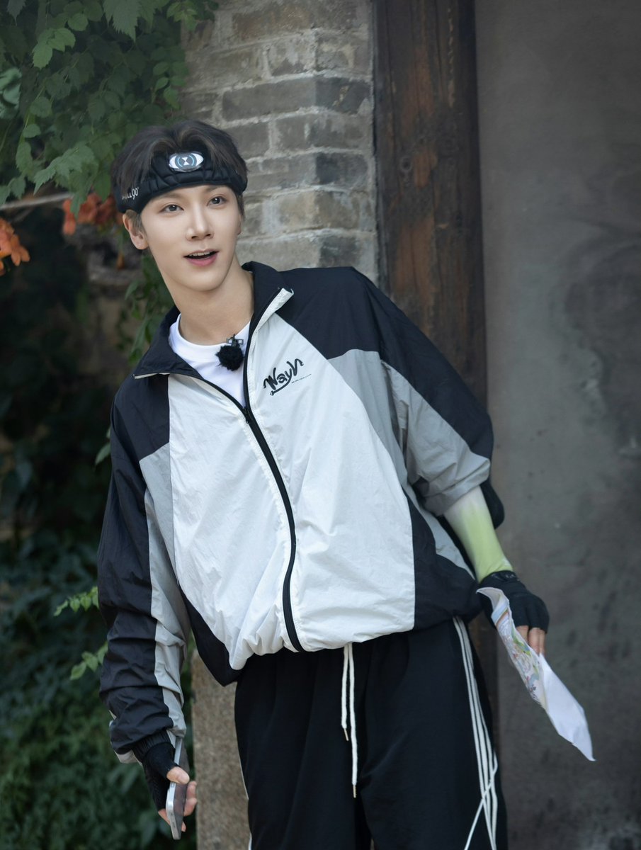 Gorgeous TENLEE 🐱💨
น้องเตนล์สุดหล่อ ผู้วิ่งไวสุดๆ

รายการมาลงรูปน้องเตนล์ ฝากกด Like + comment ให้น้องเตนล์สุดหล่อกันค่ะ ♡
weibo.com/3145226051/519…

#TEN #TENLEE #เตนล์