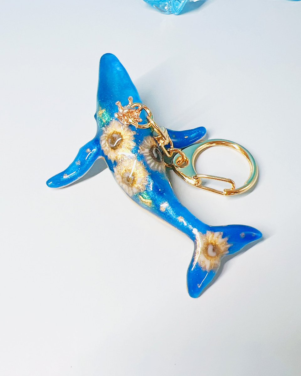 Runa_Camelia's tweet image. ひまわり模様のクジラを作りました🐋
まるで夜空に咲くひまわりのようでとても綺麗に仕上がりました🎵

#ひまわり #クジラ