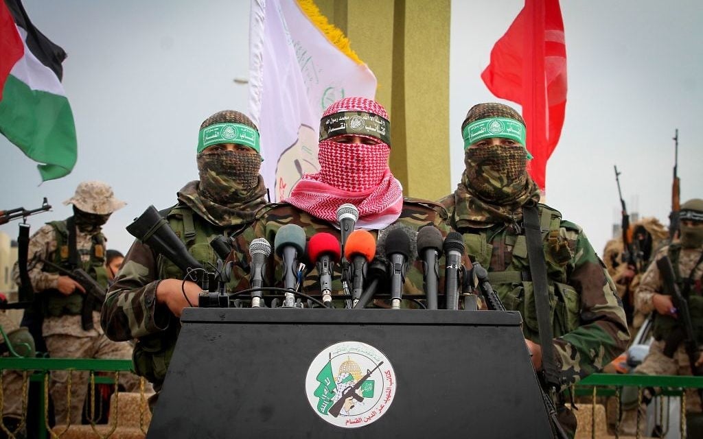 RT_com's tweet photo. Hamas to RESIST occupation plan by Israel in Gaza 

'Gaza will remain defiant against occupation, he seeks to abandon his own prisoners'

They called Islamic countries and the international community to condemn Bibi's actions https://t.co/pj6feS09OI
