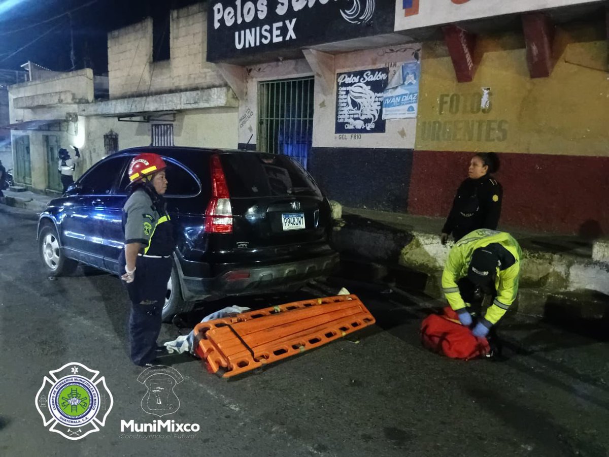 BOMBEROS MUNICIPALES DE MIXCO (@bomberosm_mixco) on Twitter photo #INFORMACION2025| 🇬🇹
#BOMBEROSMUNIMIXCO
#URGENTE
#ATAQUE_ARMADO
Frente a la Sección QQ Lote 25 El Milagro zona 6 de Mixco
Con varios impactos de bala, los <a href="/BomberosM_Mixco/">BOMBEROS MUNICIPALES DE MIXCO</a> asisten a tres personas, falleciendo una en el lugar, una al arribo al hospital y un herido al área roja. #INFORMACION2025| 🇬🇹
#BOMBEROSMUNIMIXCO
#URGENTE
#ATAQUE_ARMADO
Frente a la Sección QQ Lote 25 El Milagro zona 6 de Mixco
Con varios impactos de bala, los <a href="/BomberosM_Mixco/">BOMBEROS MUNICIPALES DE MIXCO</a> asisten a tres personas, falleciendo una en el lugar, una al arribo al hospital y un herido al área roja.