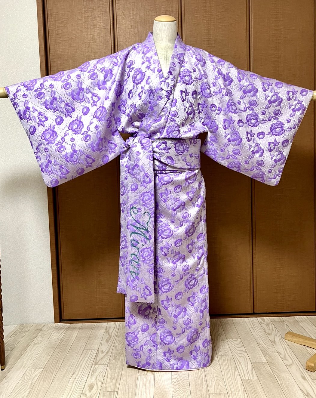 ！大人気！花柄スワロフスキー装飾着物 ピンク 大衆演劇 花道ひとり旅✨ドレスハウスフェアリーの大衆演劇衣装の旅