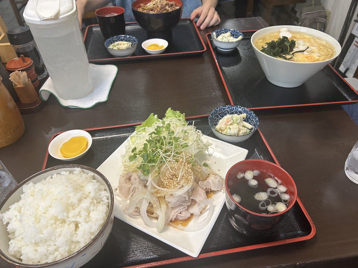 atom_c_wt's tweet image. 今日はアトム通貨を使って｢紅梅｣さんでお昼を食べました！とても美味しかったです！
暑い夏にピッタリな冷たいお食事もあって最高でした〜❄️
かなりのボリュームがあるのに800円とお手ごろな値段でした😋
皆さんもぜひアトム通貨を使いに行ってみてください！ 
#アトム通貨  #紅梅  #早稲田