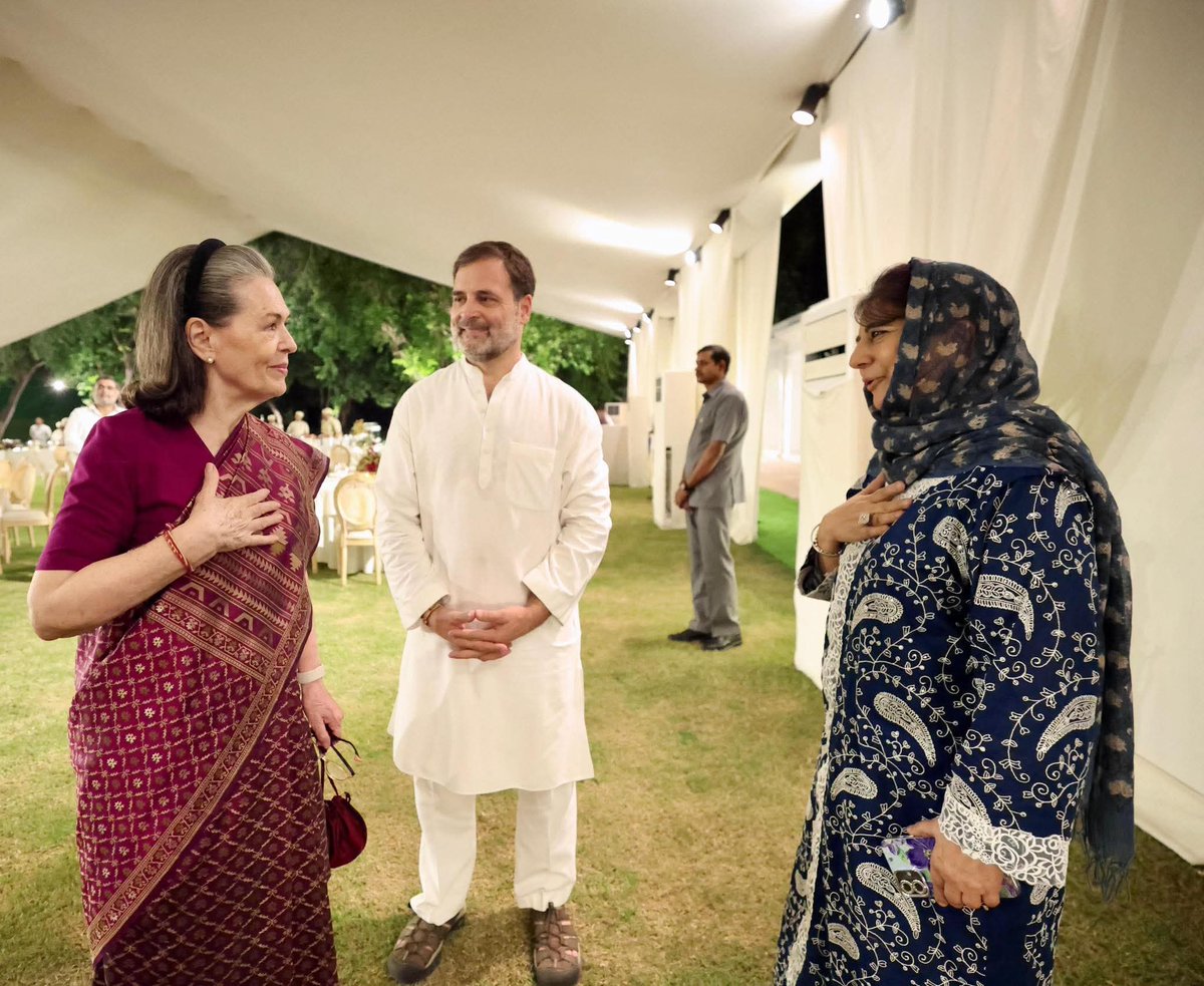 Arsheed Ahmad (@speaksarsheed) on Twitter photo Ms <a href="/MehboobaMufti/">Mehbooba Mufti</a> , Your smile is our strength. You are soft-hearted but stand like a rock for the people of Jammu and Kashmir. You endured hardships, even tolerated the breaking of your own party, but you always stood by the truth Ms <a href="/MehboobaMufti/">Mehbooba Mufti</a> , Your smile is our strength. You are soft-hearted but stand like a rock for the people of Jammu and Kashmir. You endured hardships, even tolerated the breaking of your own party, but you always stood by the truth