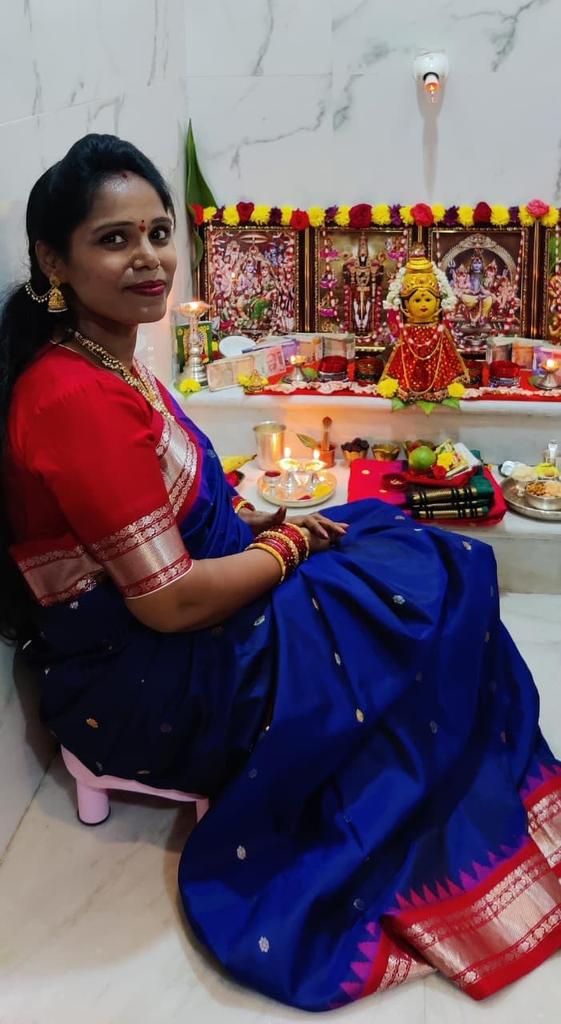 తెలుగింటి ఆడపడుచులు అందరికీ వరలక్ష్మీ వ్రతం శుభాకాంక్షలు 🙏🌹