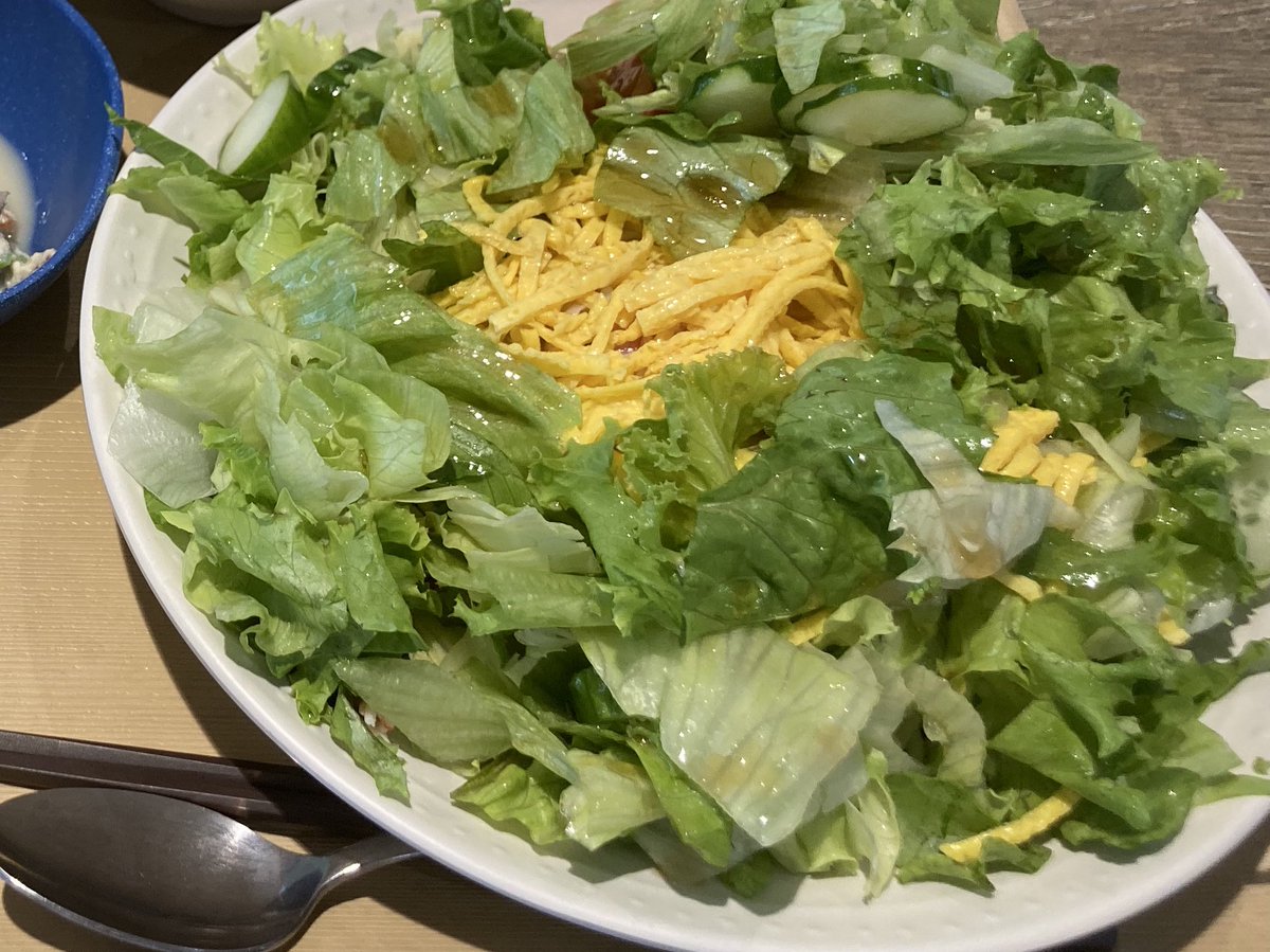 今日の昼食は草原でした(?)
