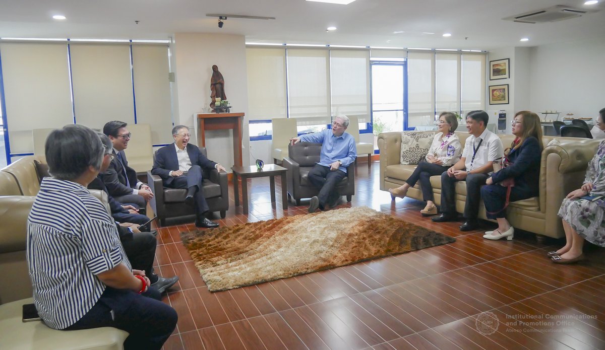 In Photos | AdDU welcomes courtesy visit from BDO Unibank, Inc. executives  

The Ateneo de Davao University had the honor of hosting top-ranked executives from BDO on 7 August 2025 at the 9th floor CCFC Building.  

Full: facebook.com/ateneo.dedavao…