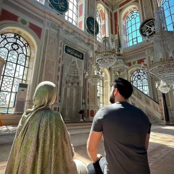 "Yolum zordur "dediğinde ," yolun yolumdur" 
Diyebilene emanettir gönül...