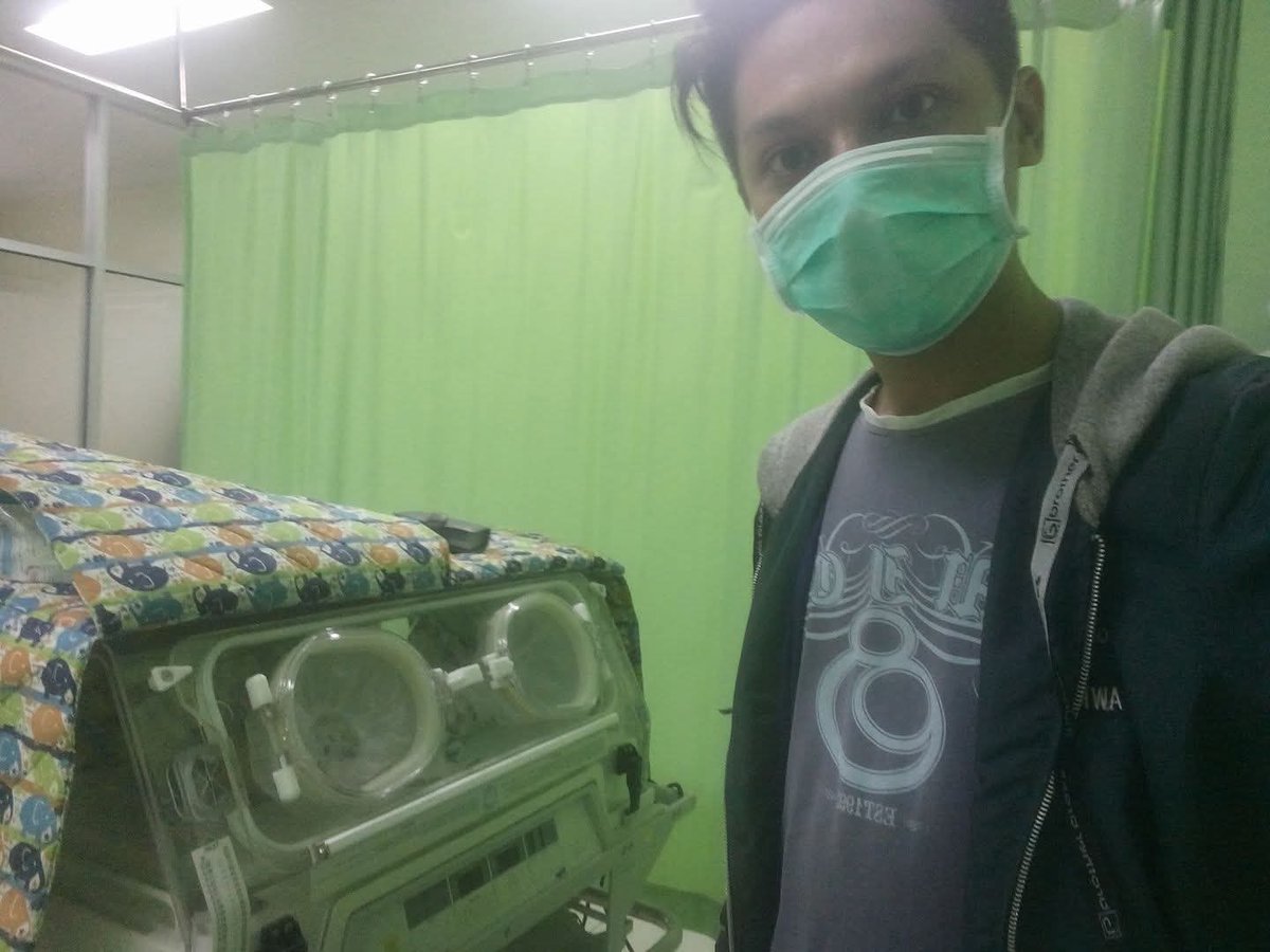 RiskyHong's tweet photo. Untukmu yabg di SURGA, sesekali mainlah dalam mimpi....hati ini hanya rindu 😢 https://t.co/UFFxk2PWEY