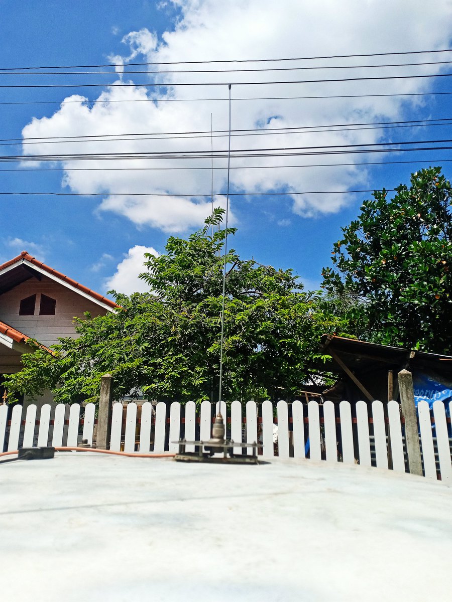 HS4LKW's tweet photo. มิน่าหละหลายวันมานี้...สถานีรถยนต์รับสัญญาณใครก็ไม่ได้ กดคีย์ส่งไปก็ไม่มีใครตอบรับสักคน😔

#วิทยุสมัครเล่นมีมากกว่าที่คุณคิด
ศุกร์ที่ ๘ สิงหาคม ๒๕๖๘ https://t.co/IZAQ2LaXOv