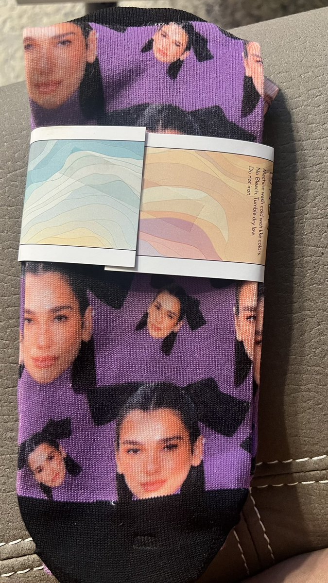 My interns gifted me these socks cause I told them I love Dua 😭😭
<a href="/DUALIPA/">DUA LIPA</a> what I gotta do to get free tickets for Boston