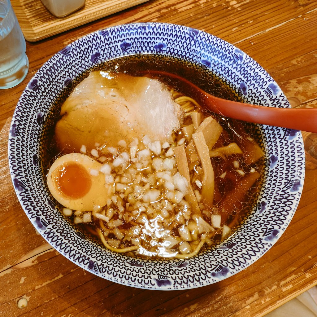 トイレ行きたくなったから八王子でおりて、ついでにラーメンくってた。