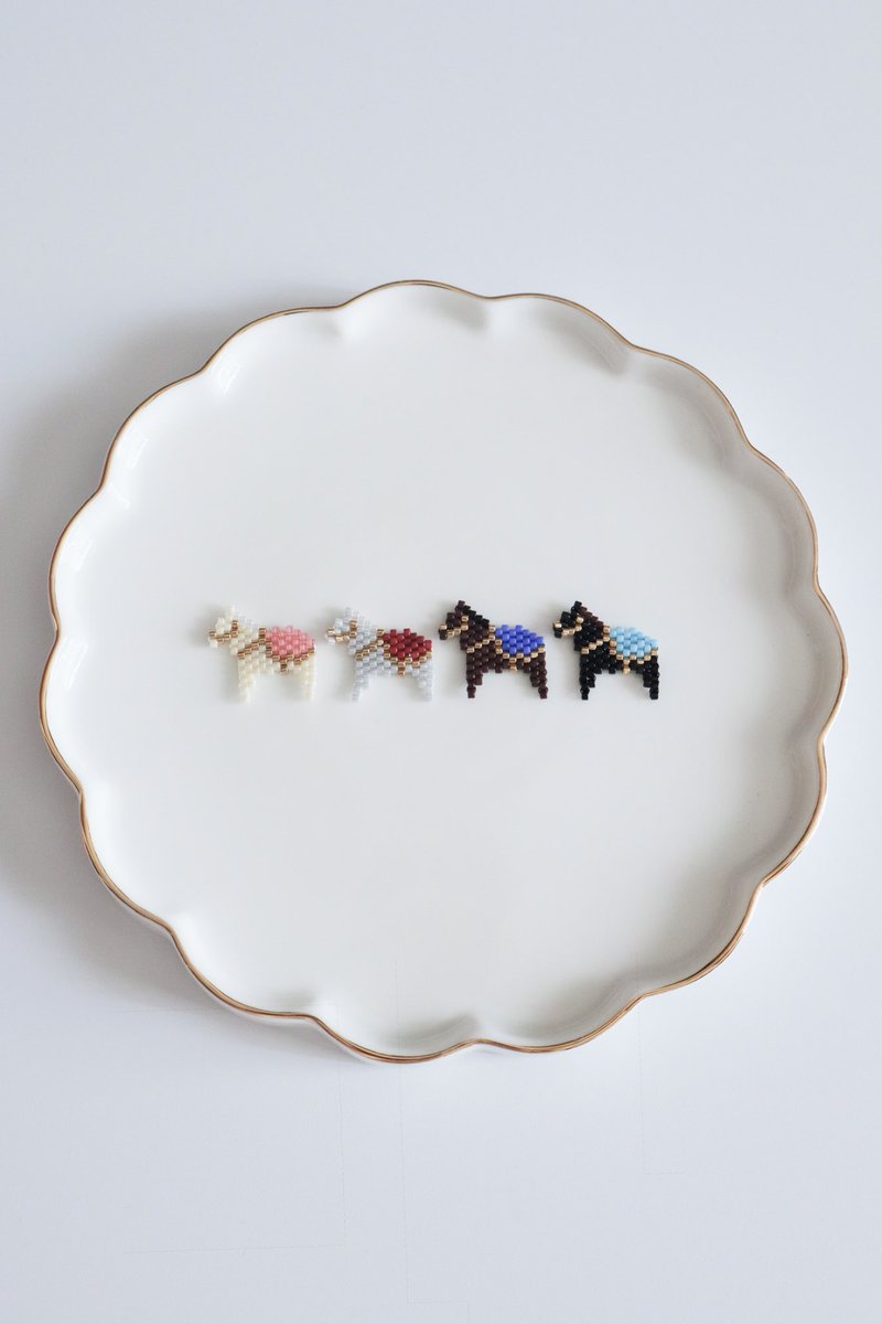 9月のOUMarché用に、お馬さんのにビーズステッチをご用意しました🙇‍♀️もう少しカラバリを用意する予定です💪

2025/9/14
OUMarché
（東京中野・NAKANO HAKO）
<a href="/cafe_mellia/">cafe_camellia</a> 
※お馬さんの作品のみで参加します