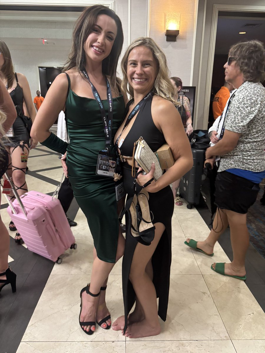 msmariesummers's tweet photo. @theama_rio is so beautiful ๐
#fetcon #girlnextdoor #bostonfemalemodel #bostonfemalemodel #femalebostonmodel #bostonmodel https://t.co/QAS24OqGun