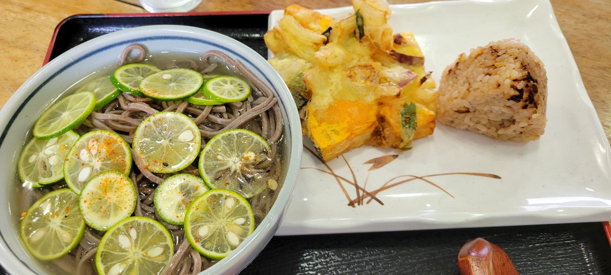 高松市中心部でうどん食わずに山形そば。

 #ばそ家  #そば