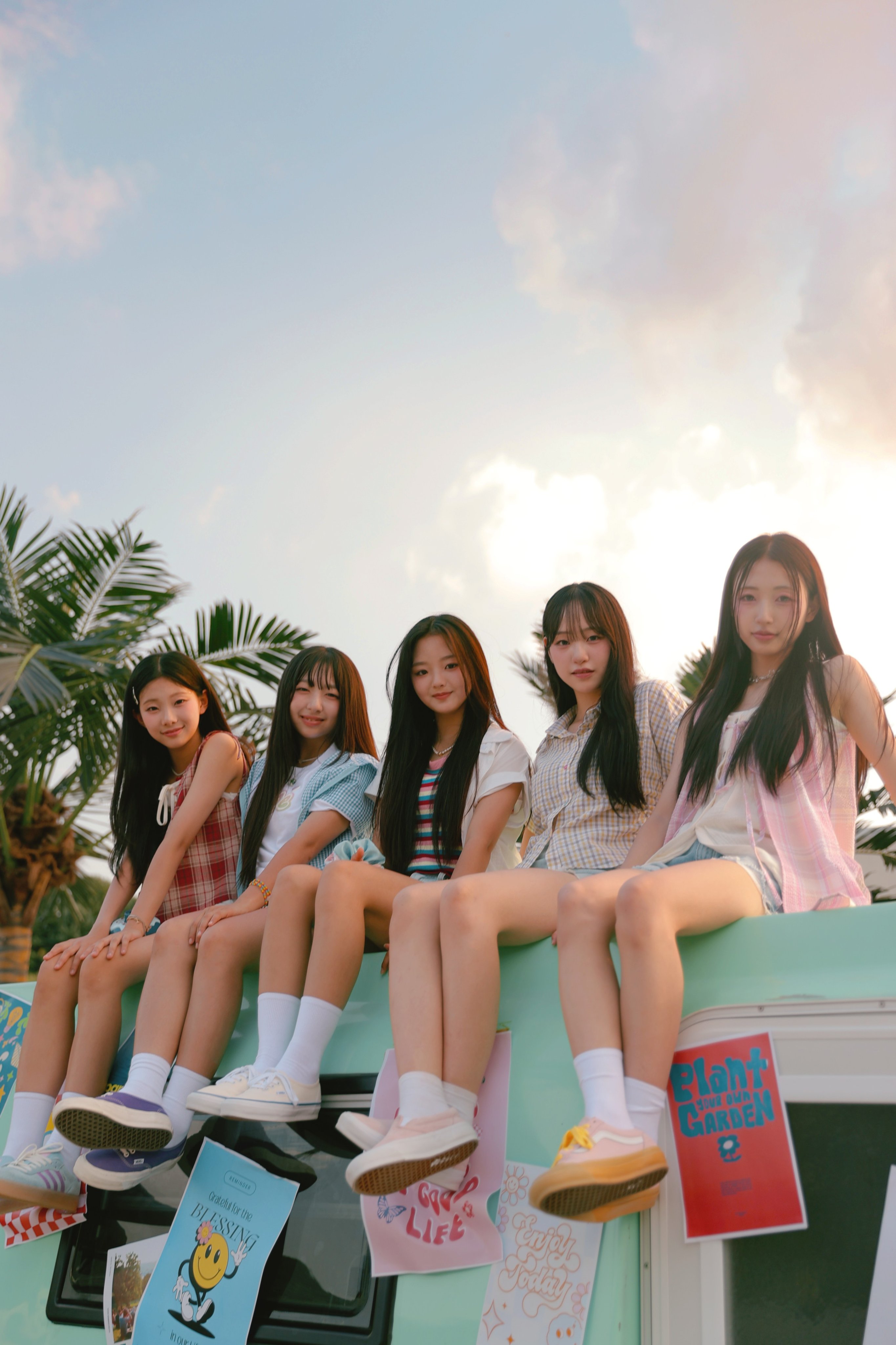 GxzmOo2bsAEcOeT?format=jpg&name=4096x4096