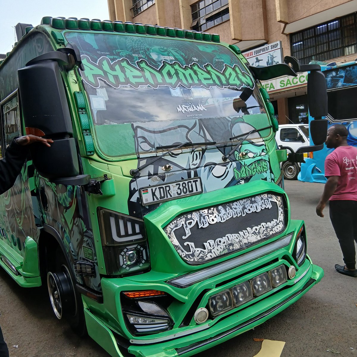 MatwanaCulture's tweet image. Current Sound One #Consistent 

Phenomenal Representin&apos; Ngong Rt.111 

Designer @maze_njoroge
Airbrush Portraits by @martin_ojiambo
Sound &amp;amp; Visuals @red_unit_car_audio

#MatwanaMatatuCulture by @GraffMatwana
Talk to Us ☎️ 0727 213 423 (Call/WhatsApp)