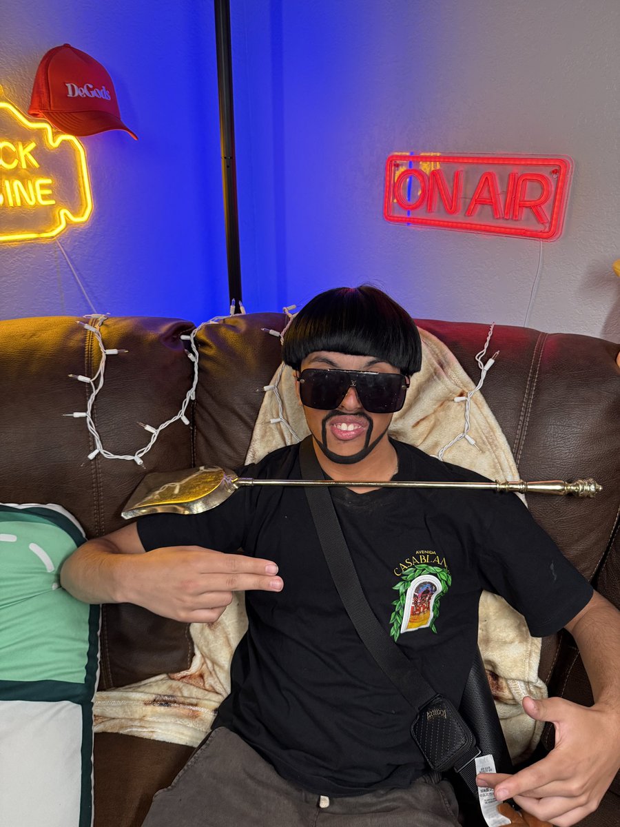 Ibiza Final Boss first stream on pump.fun
 pump.fun/coin/FcKrenwsf…