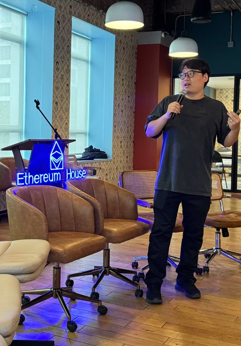 ethereumhouseSF's tweet image. time to scale @ethereum: 10x in the near term, and infinite scaling through zkvms in the long term @dankrad @Jihoz_Axie @rudolf6_ @yq_acc @CarlBeek @Xi_195 @soubhik_deb