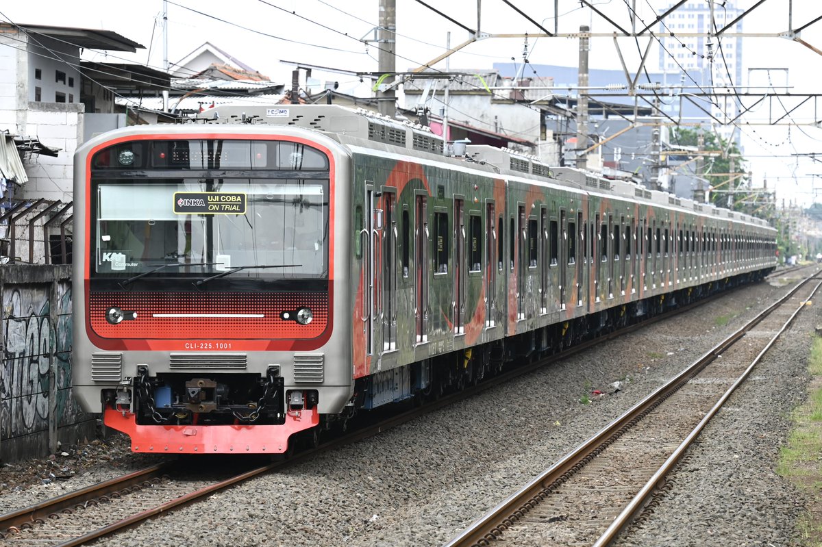 2025 8/8

11401運行
CLI-225系第1編成
Bogor線内性能確認試運転