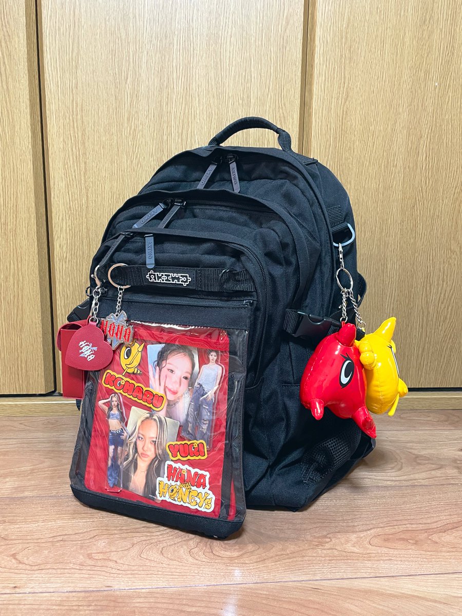 推し活バッグで推し全開モード！

(会場まではデコポケット外してOFFスタイルで行きます)