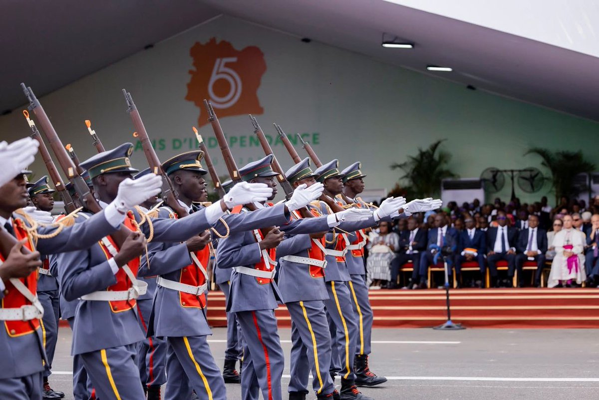 C’est avec joie et une profonde estime que j’ai pris part, à Bouaké, à la cérémonie marquant le 65e anniversaire de l’indépendance de la République sœur de Côte d’Ivoire.

Je remercie chaleureusement le Président Alassane Ouattara pour son invitation fraternelle et salue
