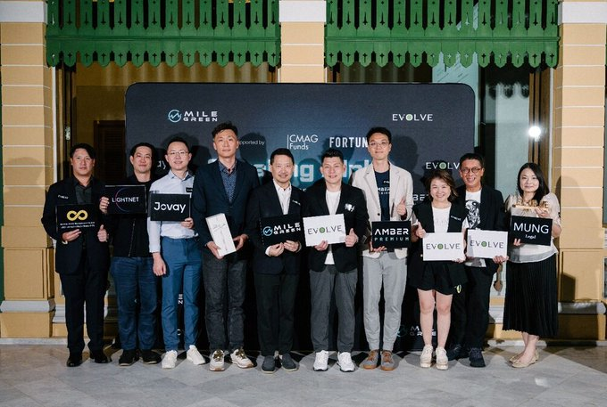 JovayNetwork's tweet photo. Jovay(Layer 2 by Ant Digital Technologies @AntChain ), together with Amber Premium @ambergroup_io, CMAG Fund, Mile Green and top institutional leaders, has launched EVOLVE RWA at "Curating Alpha: Intelligent RWA around the globe” in Bangkok.

EVOLVE RWA transforms passive capital into liquid, tech-driven portfolios, enabling seamless capital flow between TradFi and DeFi.

Jovay is proud to power the infrastructure behind EVOLVE. 
As Dennis Zhang, Global Head of RWA at Ant Digital Technologies, noted: "This is a major milestone. Jovay, our latest launch, is the ideal solution for EVOLVE. We look forward to driving RWA innovation with top partners."

📃 Learn more: https://t.co/3RpcKkJMgF