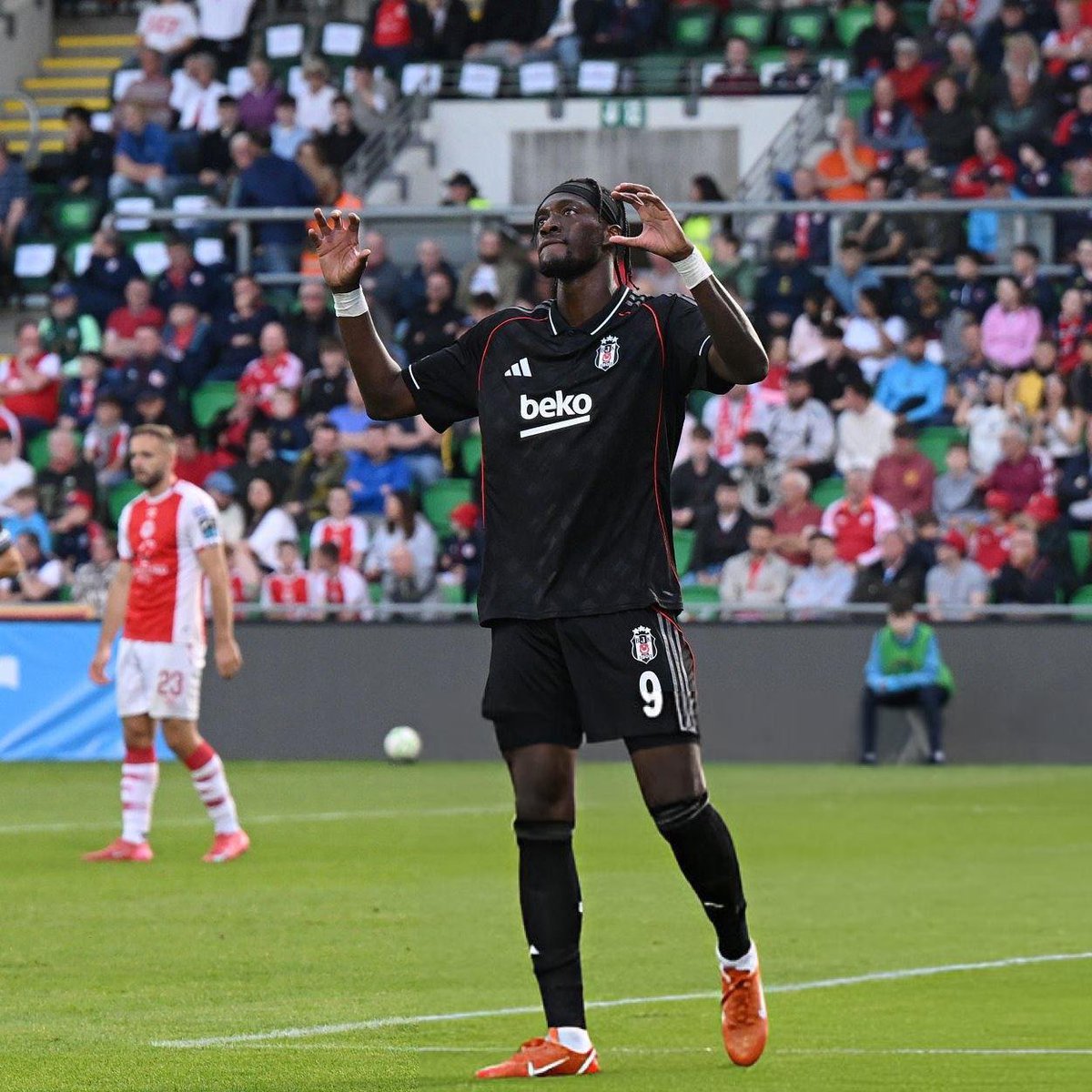 Yok mu şöyle bir kaanet falan Tammy Abraham bir maçta 3 gol attı.

Beşiktaş bu sene şampiyon olur di ye bir bilgi yok mu eskilerden bişey