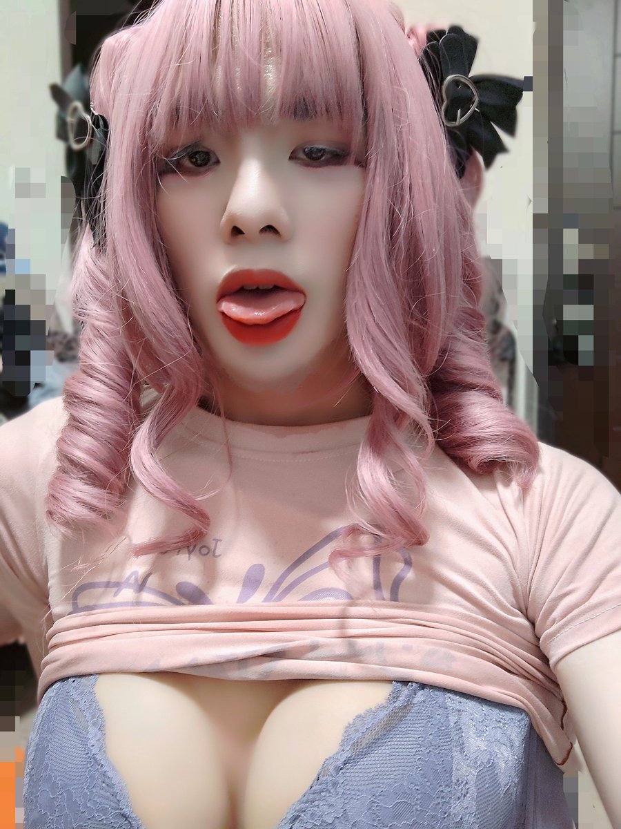 偽娘AnonSoyoo_O (@anonsoyo520) on Twitter photo 父親節快樂~
聽說這週有成人展,那就...放張比較「爸爸們會喜歡」的照吧😏🤤 父親節快樂~
聽說這週有成人展,那就...放張比較「爸爸們會喜歡」的照吧😏🤤