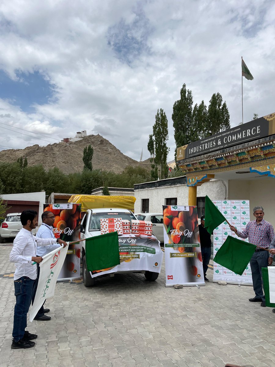 APEDA in collaboration with the UT Administration of Ladakh and M/s Fair Exports (India) Pvt. Ltd. flagged off the maiden export of fresh Halman Apricot from Ladakh to Saudi Arabia, Kuwait, and Qatar on 7th August 2025.

Sourced from the high-altitude belts of Kargil, the Halman