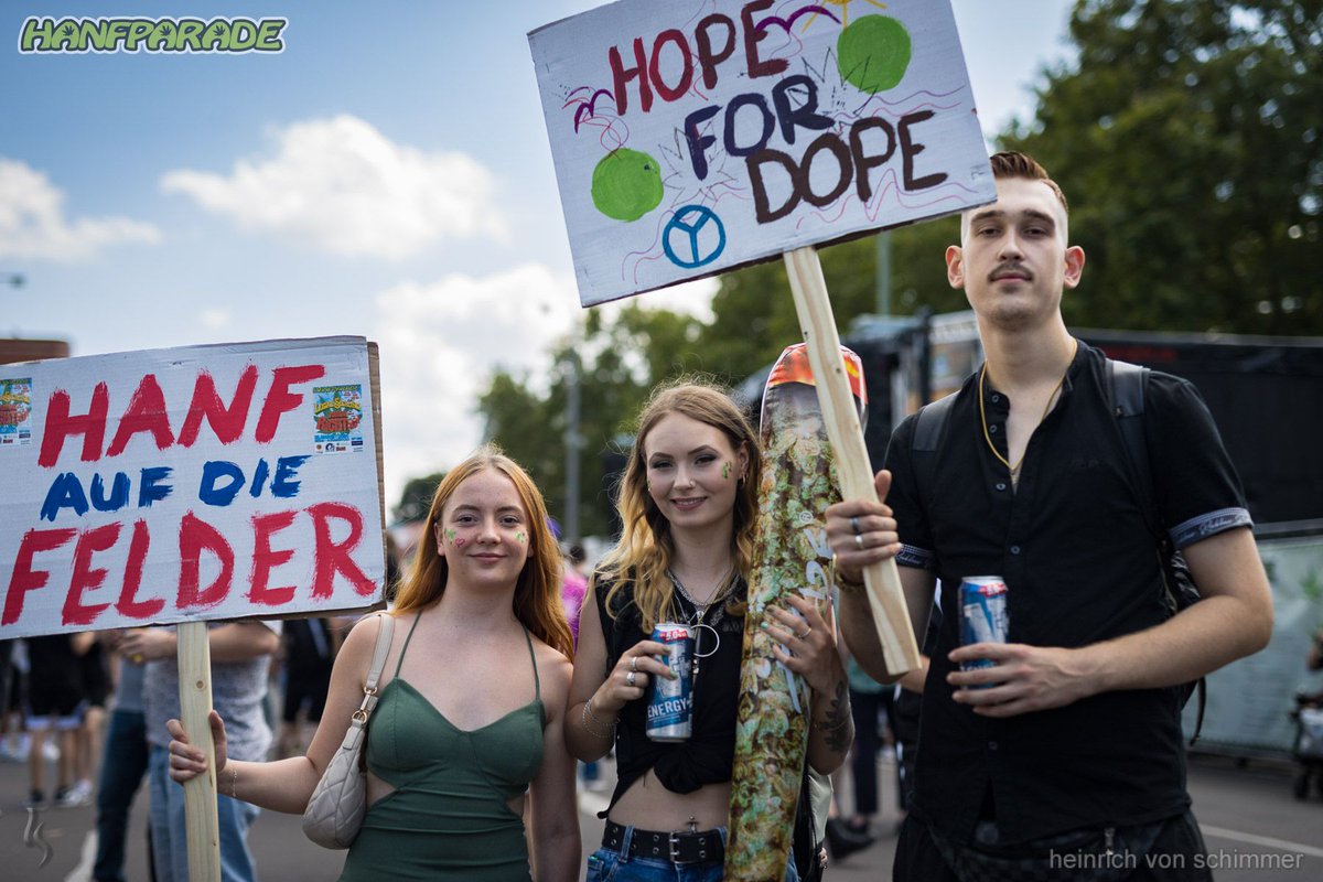 PM zur #Hanfparade2025: Vor mehr als einem Vierteljahrhundert, am 23. August 1997, startete die erste Hanfparade in Berlin. Und seit dem gab es jedes Jahr eine Hanfparade in Berlin, wobei die Geschichte der Hanfparade von diversen Höhen und Tiefen geprägt war. Weiter: