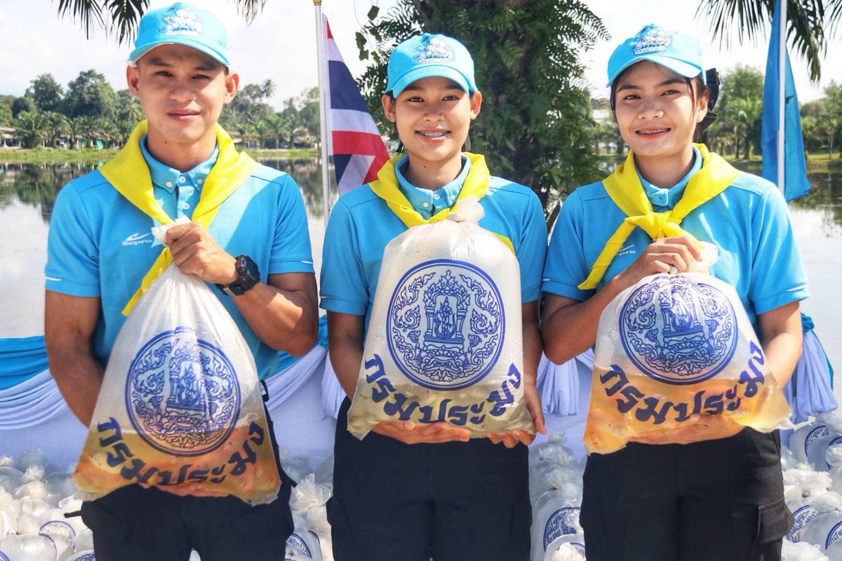 💂‍♂️🌊🐟ปล่อยพันธุ์สัตว์น้ำ คืนชีวิตให้ธรรมชาติ🌳 สืบสานพระราชปณิธาน แห่งแม่ของแผ่นดิน✨
      #กรมทหารพรานที่11 จัดกำลังพล #จิตอาสา เข้าร่วมกิจกรรมจิตอาสา "เราทำความดี ด้วยหัวใจ" ปล่อยพันธุ์สัตว์น้ำเฉลิมพระเกียรติสมเด็จพระนางเจ้าสิริกิติ์พระบรมราชินีนาถพระบรมราชชนนีพันปีหลวง 12