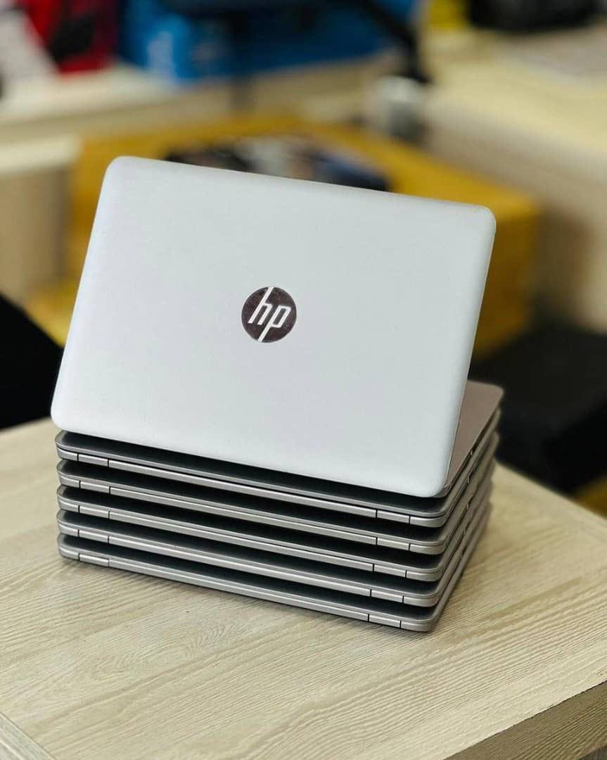 UNAHITAJI LAPTOP NZURI?

Hp EliteBook 820 G3

Core i5 |  CPU@ 2.4 Ghz ~ 2.5 Ghz

RAM : 8 GB 

256 GB SSD 

Generation 6th 

Operating system Window 10 pro

Intel UHD Graphics 4GB

Display size 12.7 inch 

Chager 4 hrs 

Free window installation 

Warranty 6 months 

💰550,000/=