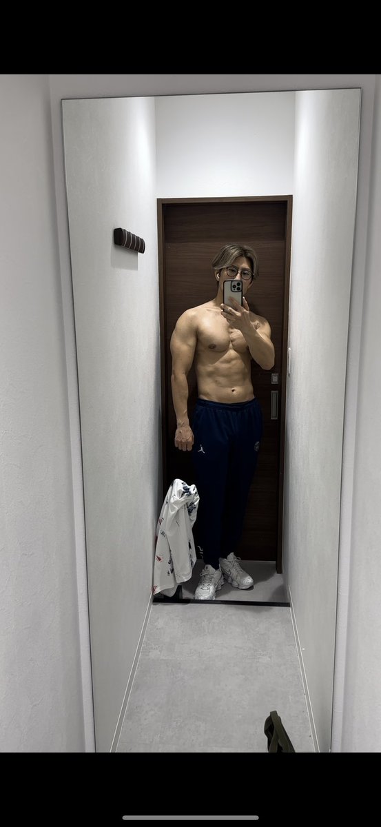 NagamatsuKouhei's tweet photo. 毎日トレーニング210日目完了✅ #筋トレ #ダイエット #gym #train365 https://t.co/d1zLDVKoTx