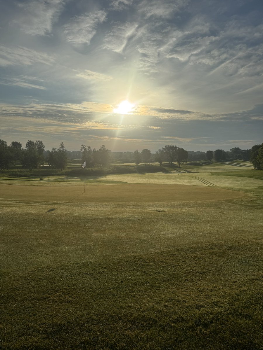 🚨 BREAKING: Loggers Trail greens officially clocked in at 10.7 on the stimp.

Translation: fast enough to make your buddy 3-putt… but just right for your birdie. 😏⛳️