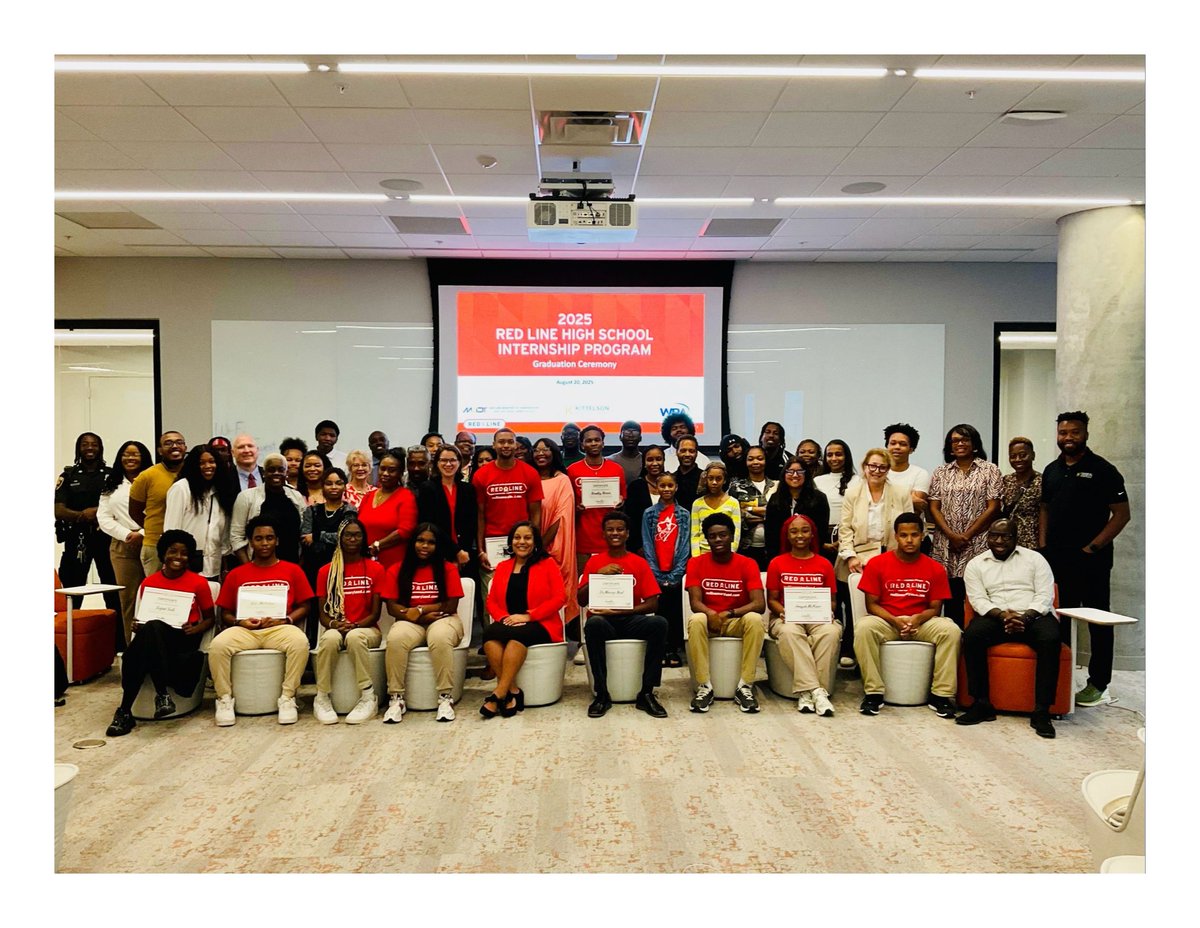 redlinemaryland's tweet photo. Congrats to the 2025 Red Line Interns!
In just 6 weeks, they toured stations, redesigned outreach materials, created capstones & explored transit careers.
👏 Help us congratulate them and wish them the best!
Learn more:
https://t.co/2MiryqxgOn
#BaltimoreRedLine https://t.co/8VIzx4E78w