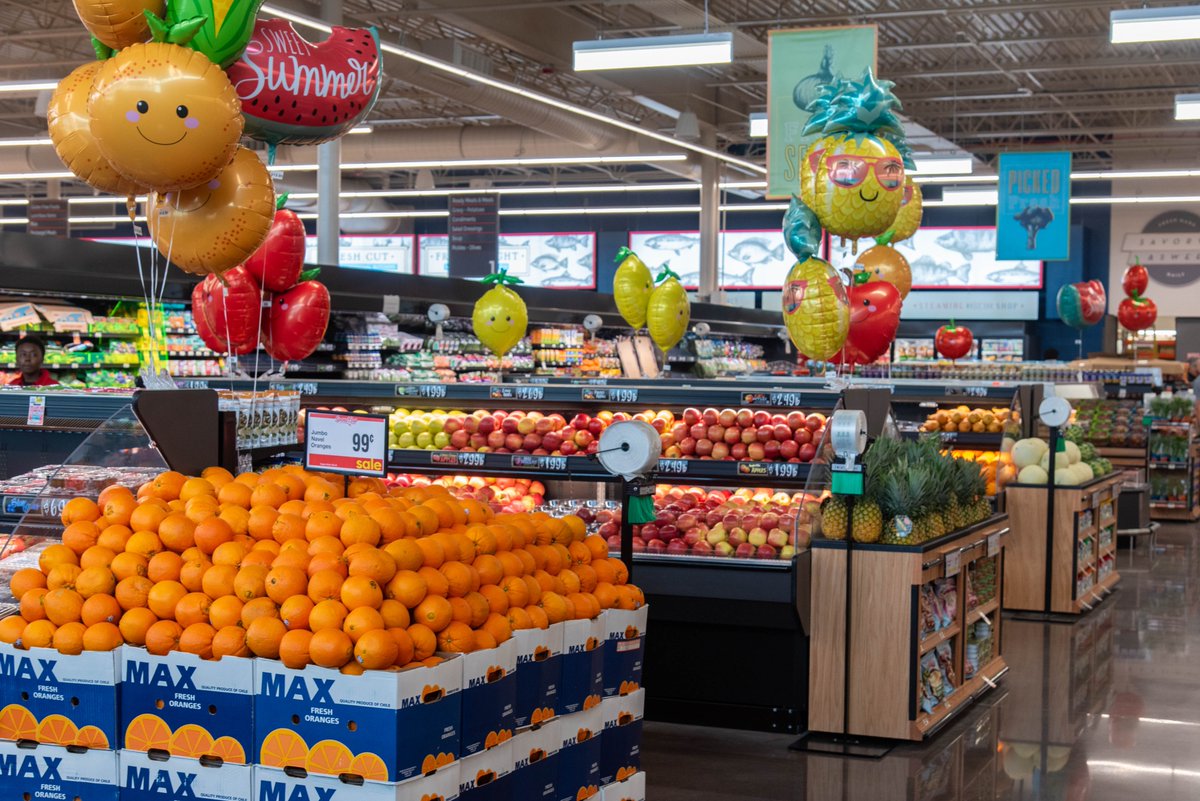 WMKSpokesman's tweet photo. Off to a great start @WeisMarkets newest store in Charlotte Hall MD. Great local reception. A big thanks to all the Weis associates and contractors who made this day possible. Read more: https://t.co/VmuAXfDfzf https://t.co/gJhjQlTo3x