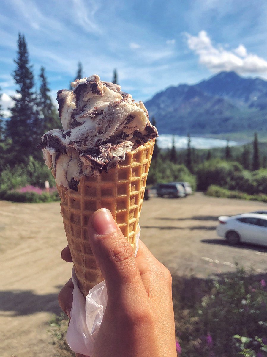 #FunFactFriday 💡

Canada has some truly unique ice cream flavours! 🍦✨ Try Tiger Tail (orange + black licorice), Moon Mist (banana, grape &amp; bubblegum) or Moose Tracks (fudge, peanut butter &amp; vanilla).

👉 Which one would you try first? 🍨⬇️