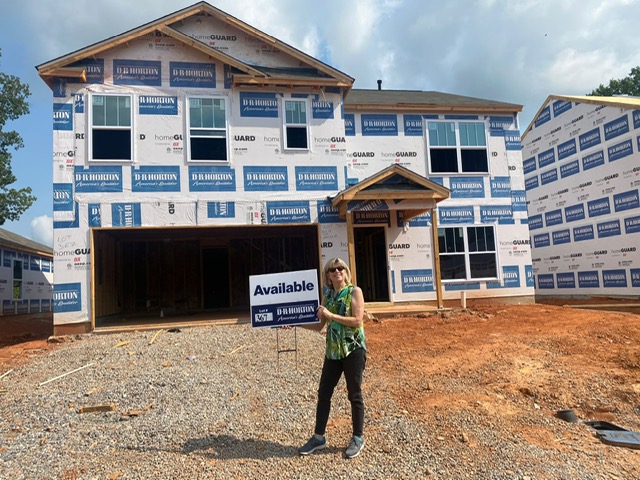 When you invest with Worthy, your money grows while strengthening communities. Here’s our CEO, Sally Outlaw, seeing firsthand the impact your investments make.

Build your wealth while building your neighborhood. Learn more at hubs.ly/Q03Dp7J30