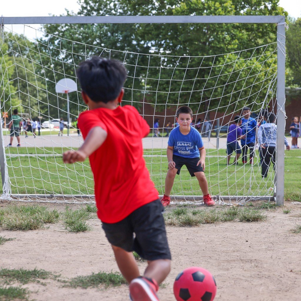 sdaleschools's tweet photo. Friday afternoons at Westwood Elementary: all about friends and soccer. 🥅 Soaking up the last bit of school-week fun! #SpringdaleFamily https://t.co/dwzXCbJWDX