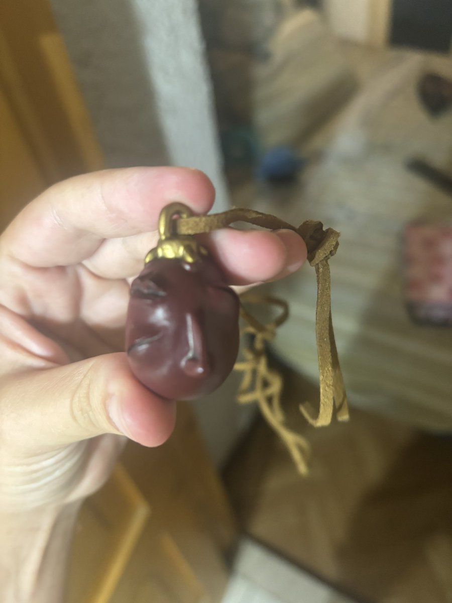 K96R18's tweet image. finally found it 😈✨✨ behelit I got it two years ago at a fair 😭 I love this anime and manga when I found it I bought it immediately I have the whole manga collection. #Berserk #anime #mamga #behelit