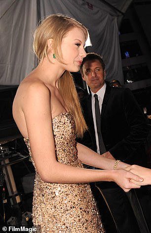 𝕿𝖍𝖊 𝕴𝖓𝖘𝖎𝖉𝖊𝖗🌹 tweet media