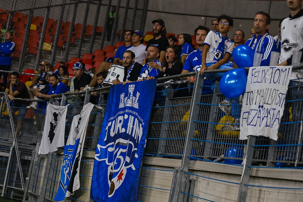 SCBastia's tweet photo. 💙👏🏼 Ringraziemu i 105 turchini ch’anu fattu u spiazzamentu in Le Mans per sustene u Sporting sta sera
#LMFCSCB https://t.co/51EgQT2lef
