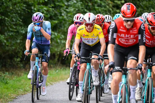 #cyclisme 🚴‍♂️🚴‍♂️

Tour du Limousin 2025 : et à la fin, <a href="/CostiouEwen/">Ewen Costiou</a>  aura été le plus costaud

lepopulaire.fr/limoges-87000/…

<a href="/tourdulimousin/">Tour du Limousin - Périgord - Nouvelle-Aquitaine</a> <a href="/arkeabbhotels/">ARKEA-B&B HOTELS</a>