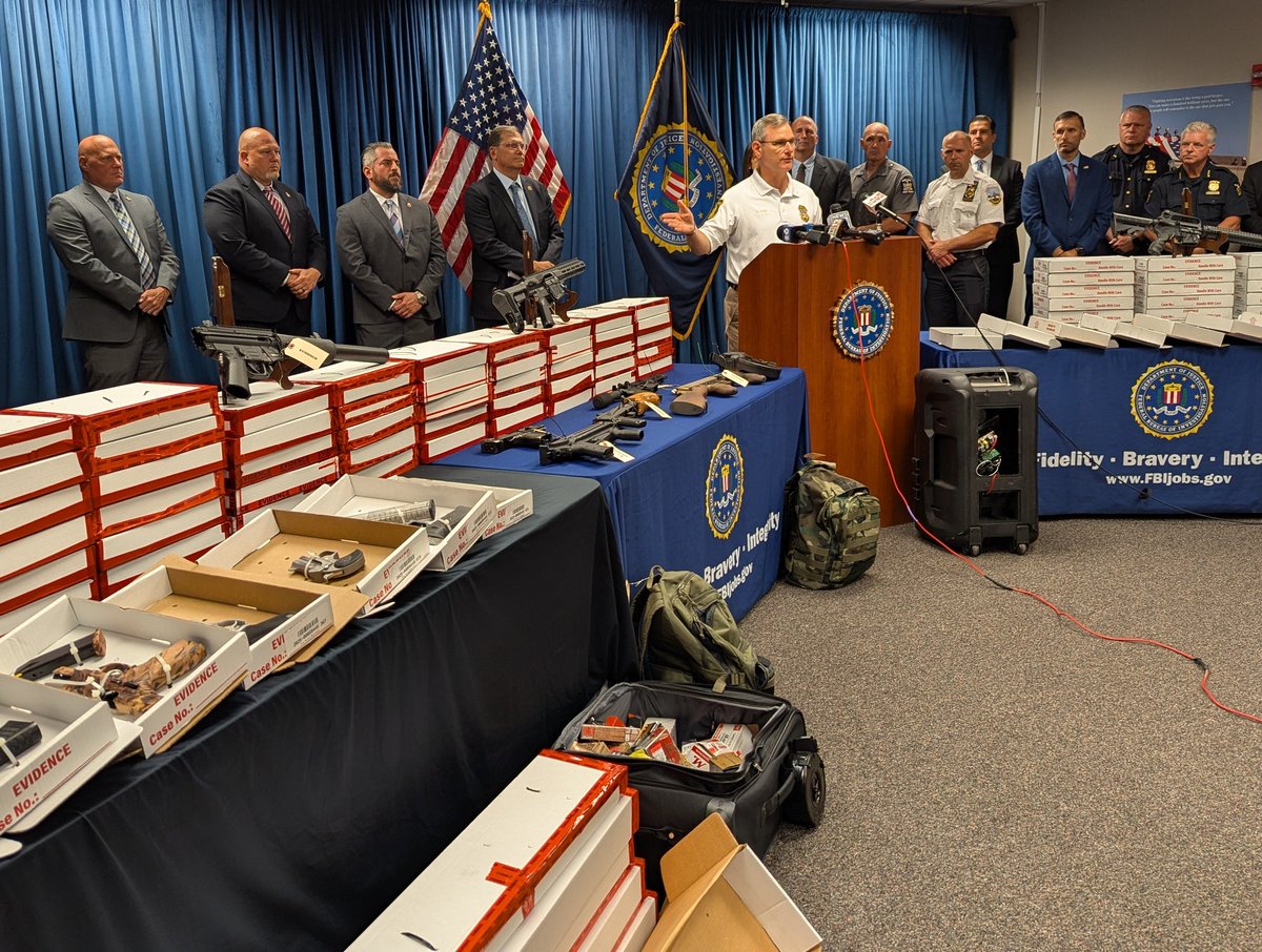 Earlier today, SAC Tremaroli joined our partners to announce one of the largest weapons seizures in the Northern District of NY. 

During "Operation Tidal Wave," a 3-day multi-agency initiative to crush violent crime in the Capital Region, over 130 guns were taken off our